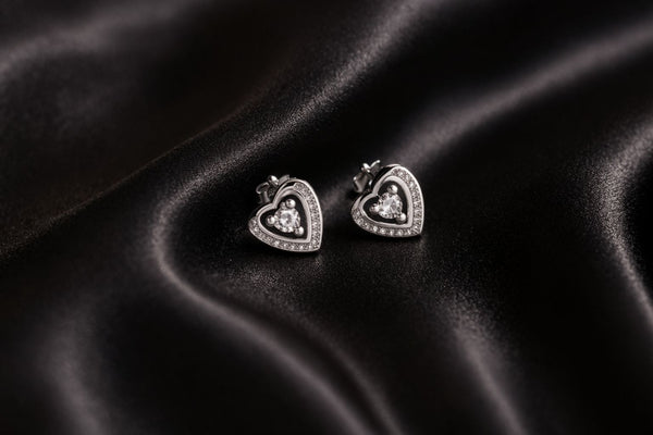 Eterna Heart Glow Studs